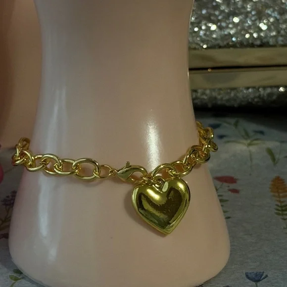 18K Gold Plated Chain Bracelet with Heart Charm - Picture 5 of 5